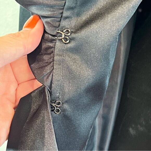 Isabella DeMarco satin blazer jacket 🔥 excellent condition 🔥 size 2 - Picture 3 of 8